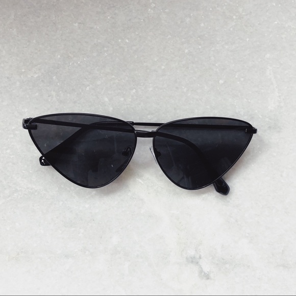 Last 1✨🆕Vixen Black Oversized Cat Eye Sunnies - Picture 3 of 5